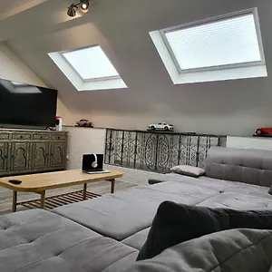 Duplex Elegant Situe A 1min De La Gare Du Nord , Bruxelles Belgique